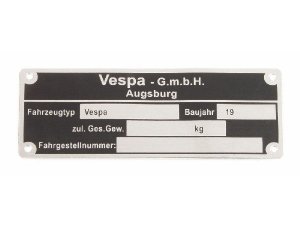 Typenschild Vespa GmbH Augsburg, fr Vespa alle dt. Modelle `58 -`61 schwarz, Aluminium getzt, Befestigung: 4 Nieten, 80x30x1,0 mm